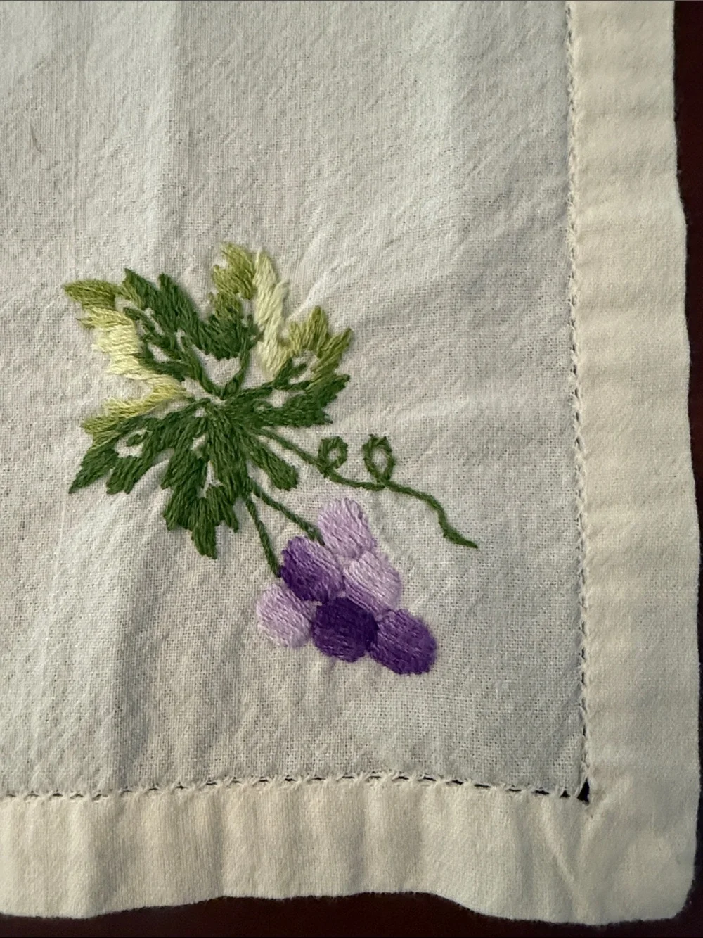 Set of 3 Embroidered Cloth Napkins Purple Grape Vine Floral Table Linens